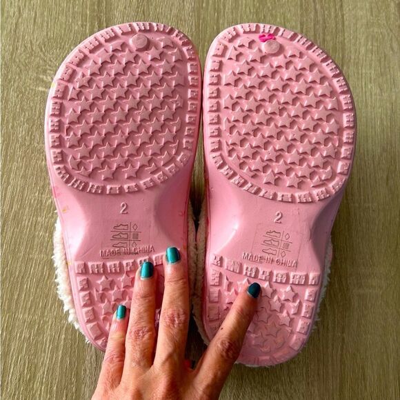 NWOT … UNICORN “Size: 2” Croc Slipper Shoes - Picture 3 of 3